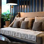 The One Alma Paris