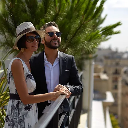 The One Alma Parigi