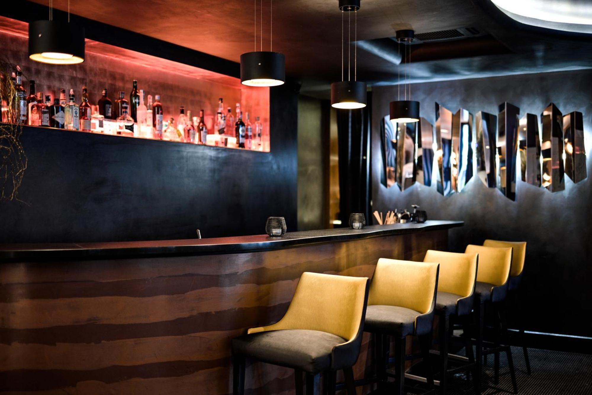The One Alma Paris